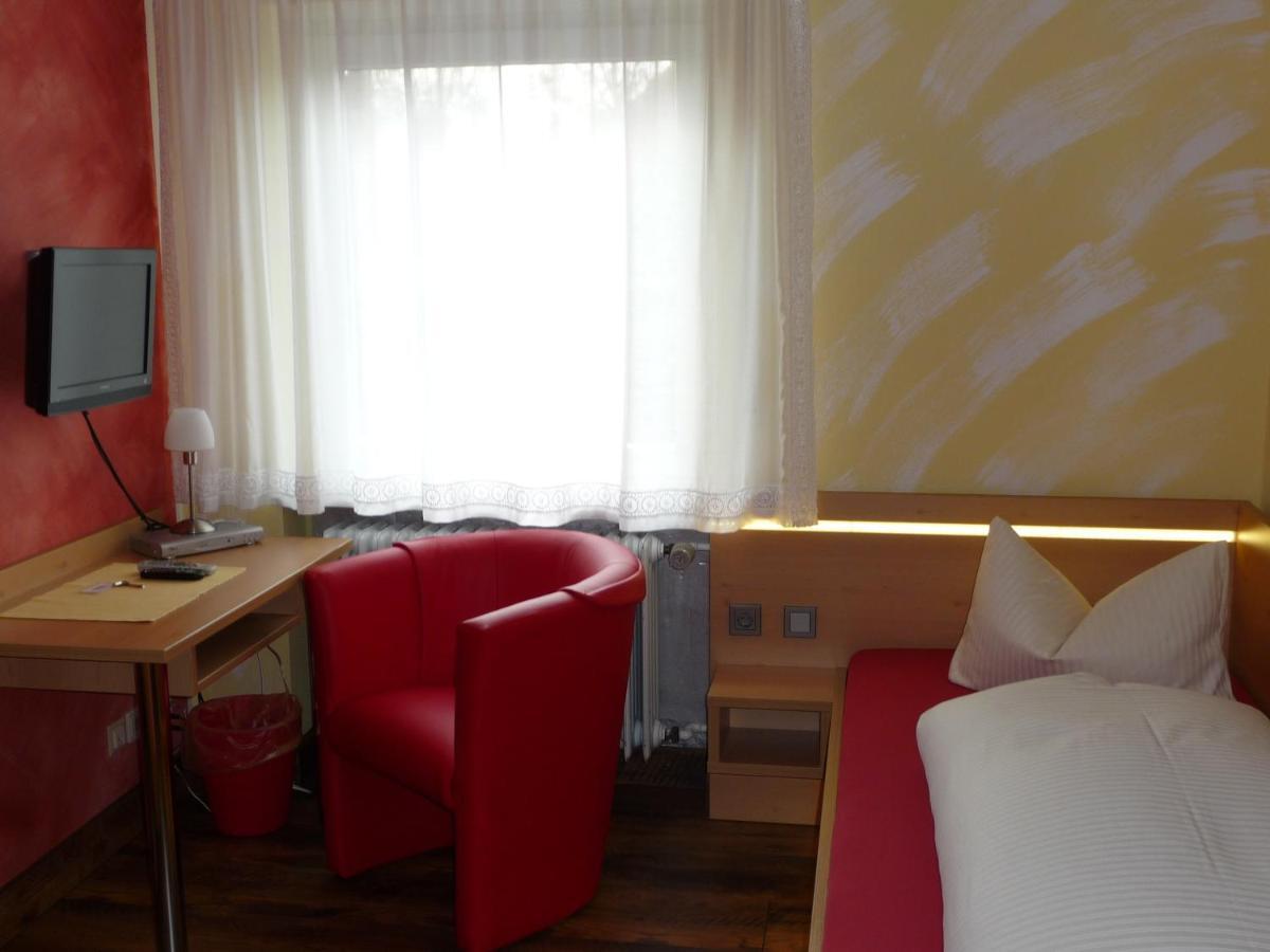 Hotel Garni Und Apartments Zur Krone Hilpoltstein Room photo